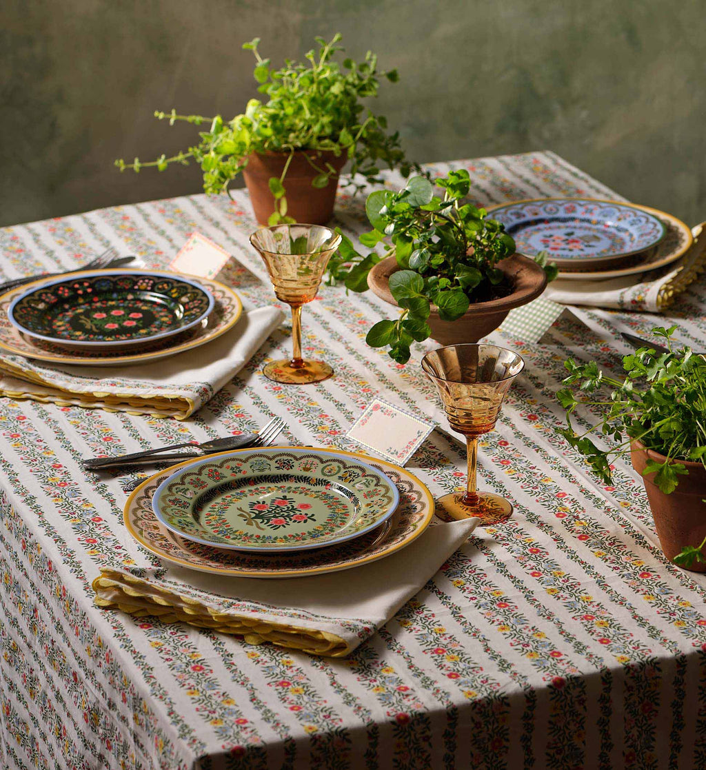 Porcelain Dinner Plate Set - Rosette